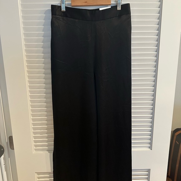 Express Satiny High Waisted Pants. - Picture 1 of 6